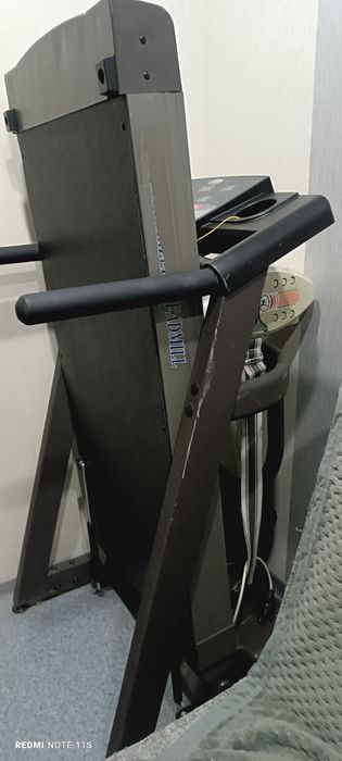 Продам беговую дорожку