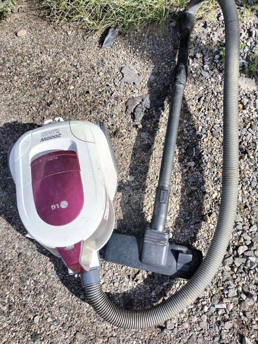 Продам пылесос LG