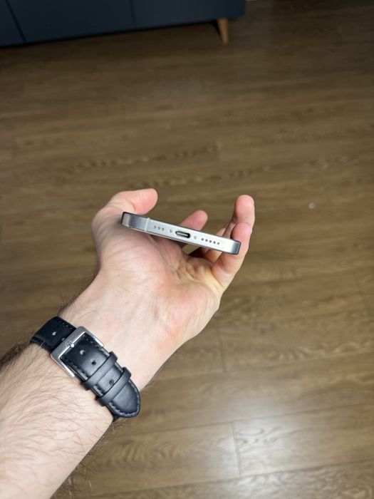 iPhone 15 Pro Natural Titanium 128gb