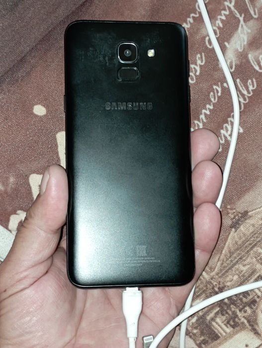 Продам телефон Самсунг J6