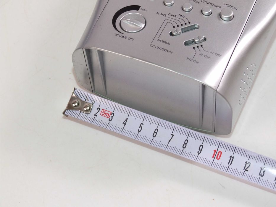 Radio cu ceas de birou, functii multiple, priza si baterii, NOU