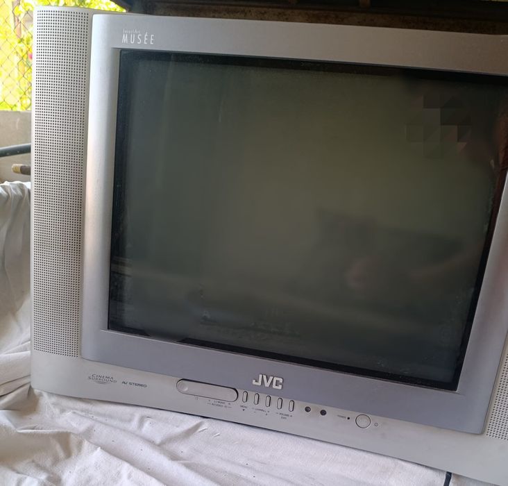 Телевизор JVC стерео