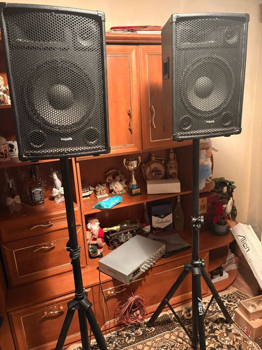 Boxe IBIZA 300W,amplificator, stativ și microfon