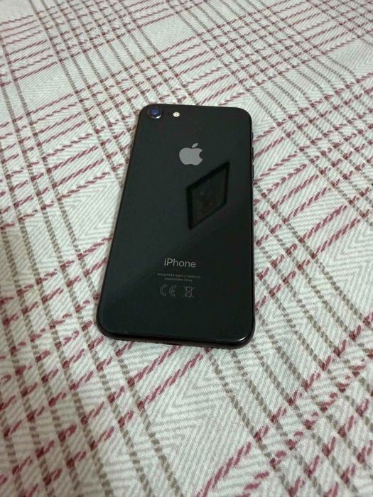 Vând iPhone 8 64 gb