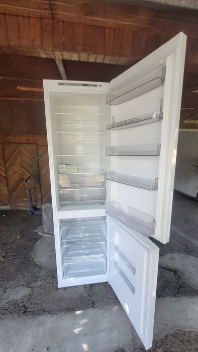 Продам холодильник Atlant
