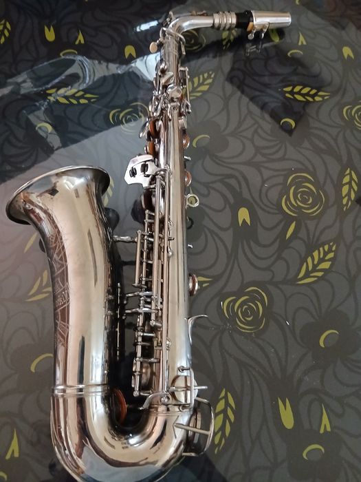 Saxofon alto marca Huller