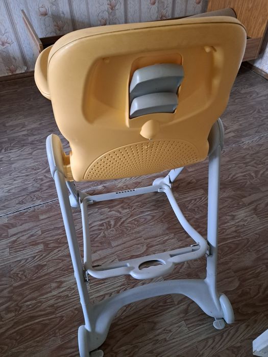 Детский стульчик для кормления