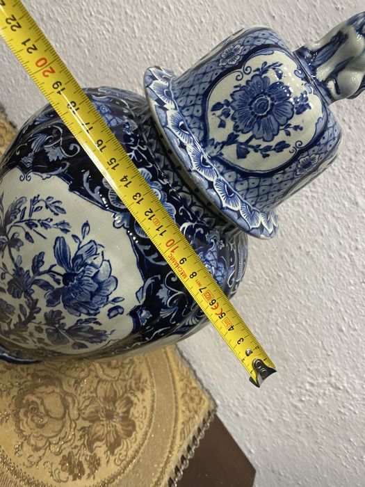 Холандска ваза с капак на делфт порцеланова урна