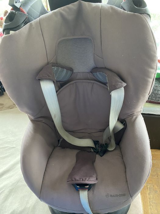 Детско столче за кола “Maxi Cosi- Tobi” + подарък врати с ключове