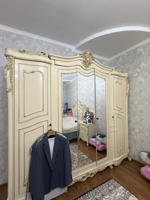 Спальный гарнитур
