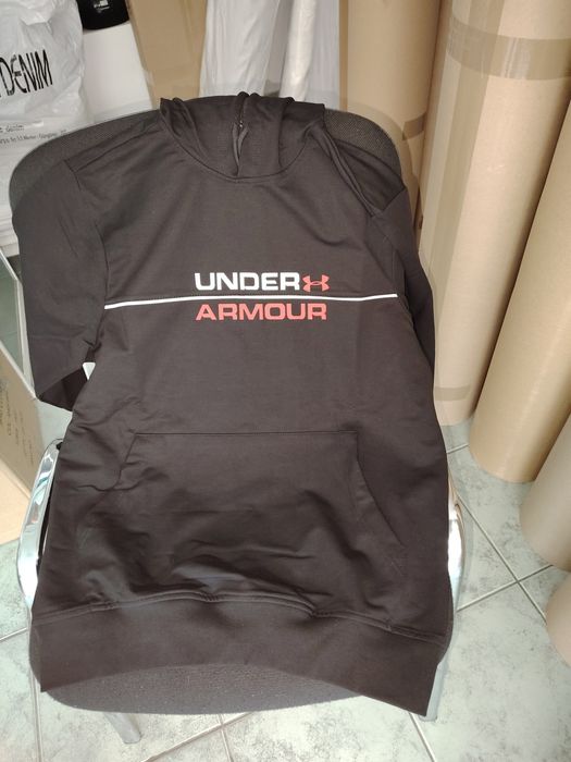 Анцунг Under Armor, размер М, чисто нов