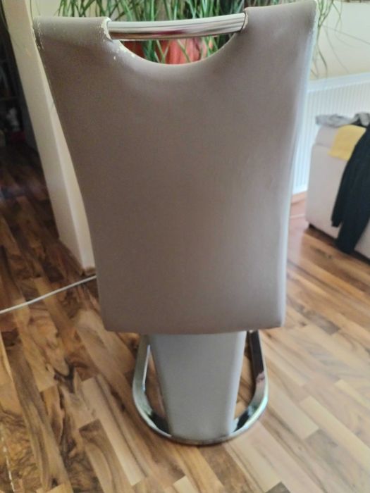 Vând 4 scaune bucătărie