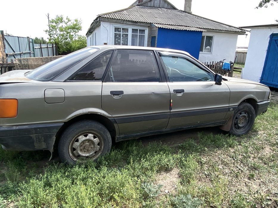 Audi 80  работает нормально