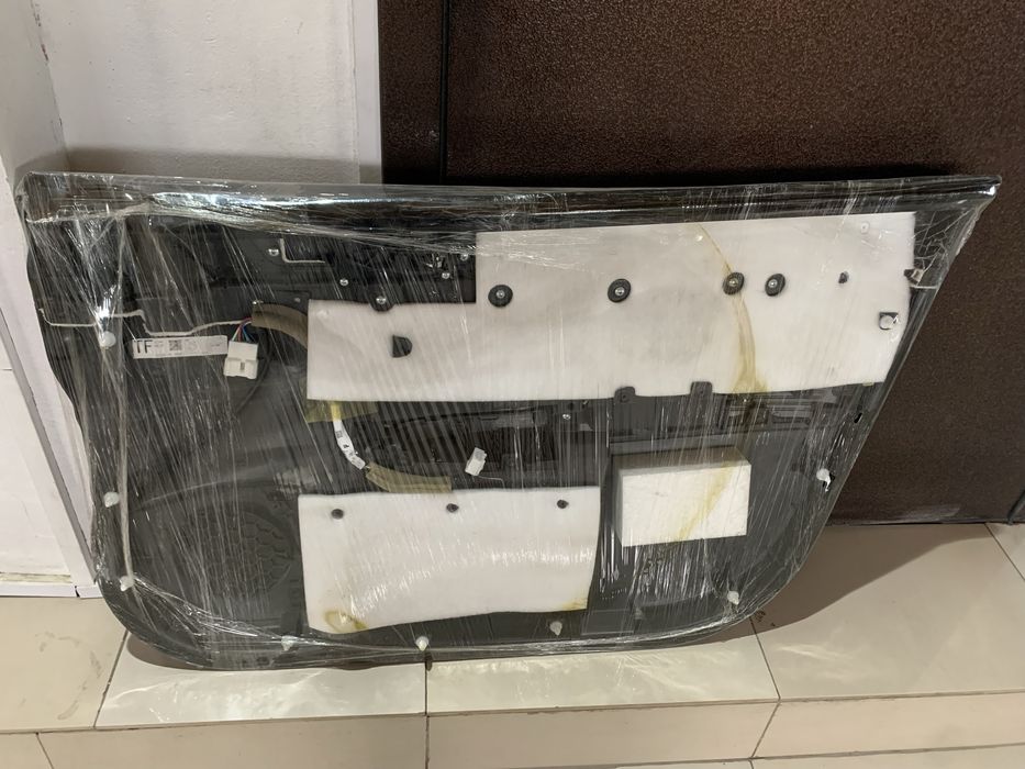 Обшика двери, дверь, боковое стекло