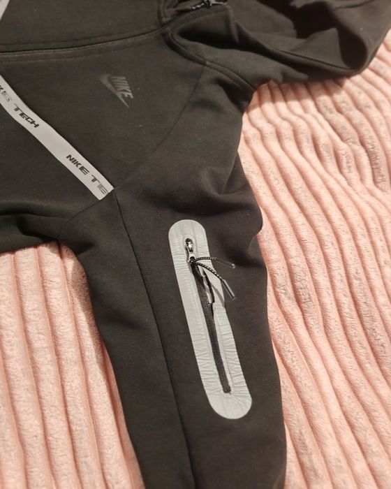 Nike tech fleece reflective