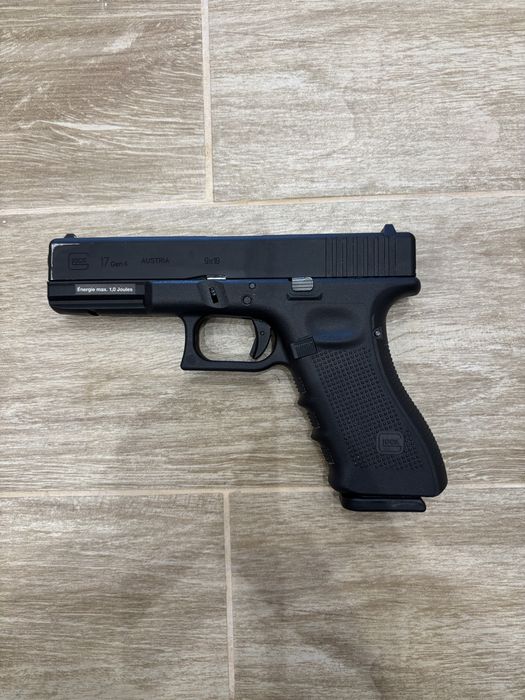 Еърсофт пистолет Glock 17 Gen4 6mm