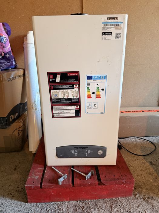 Centrala Ariston cares S 24kw