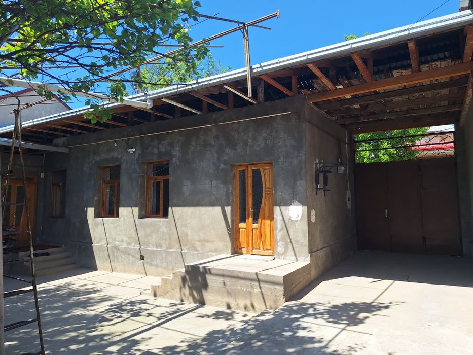 Shofayiz mahallasida 3,23 sotixli Uy sotiladi