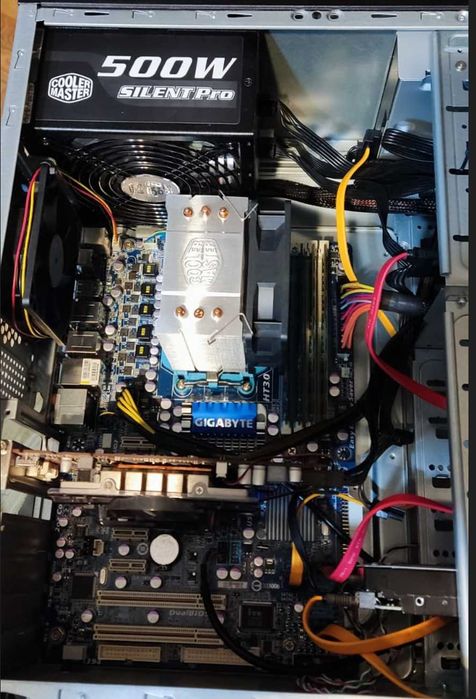 Компютри от Собственик: Геймърски (i7/RX580) и Настолен за Работа/Игри (SSD+HDD)