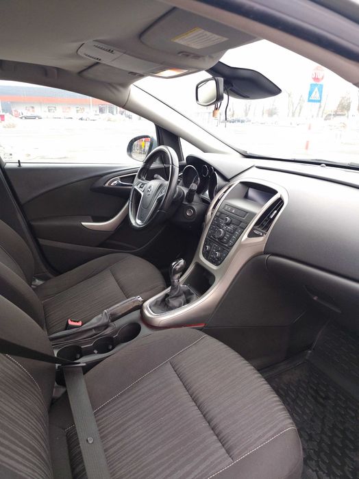 Opel Astra J, an de fabricație 2010