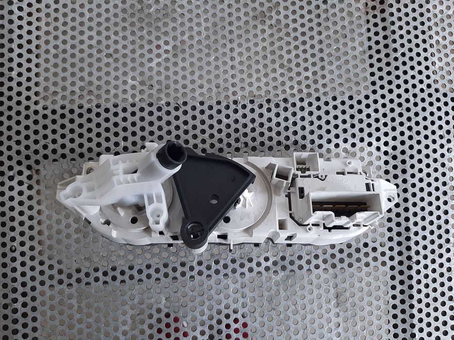Modul Panou Consola Comenzi Clima Aer Conditionat Ford Focus 2 Facelift An 2008-2009-2010-2011 Dezmembrez Ford Focus 2 Facelift An 2008-2011 1.6 Tdci