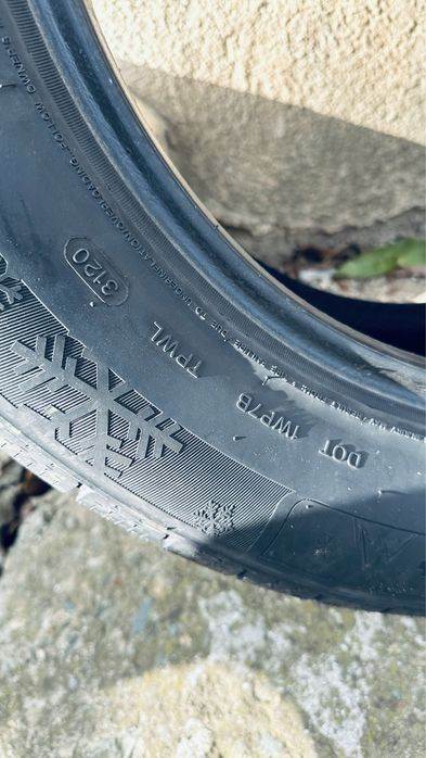 Vand 2 anvelope Davanti Wintoura