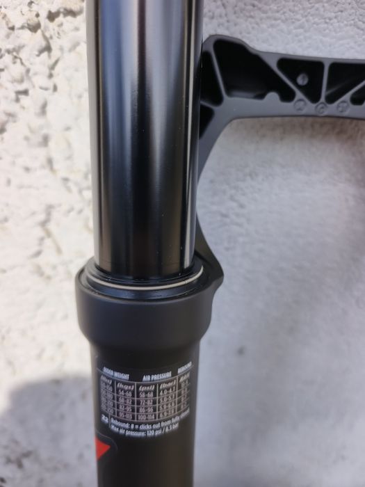 Вилка Marzocchi Bomber Z2 100 мм 27.5 boost 15x110 2023