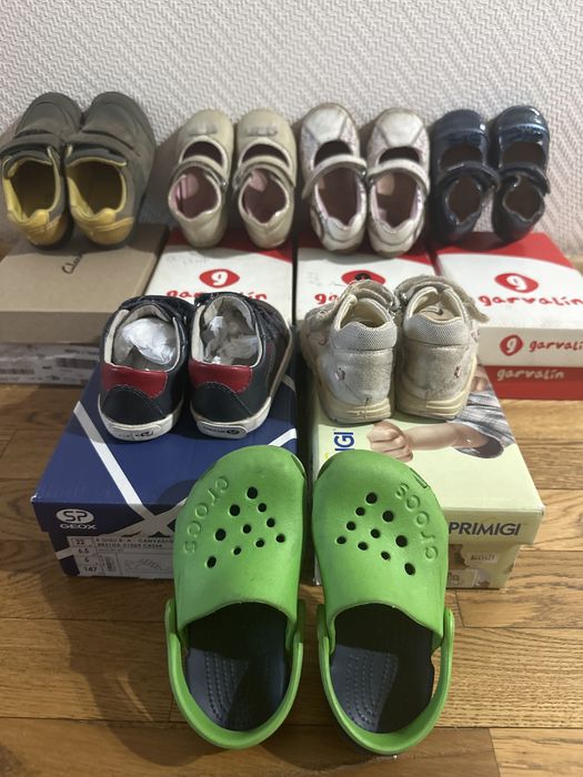 Продам детскую обувь