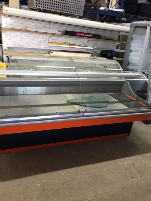 Хладилна витрина