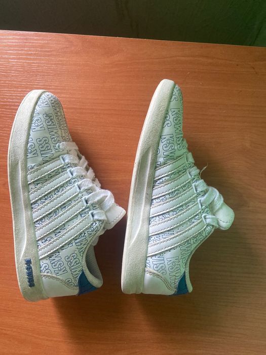 Кроссовки 30 р. 19 см стелька