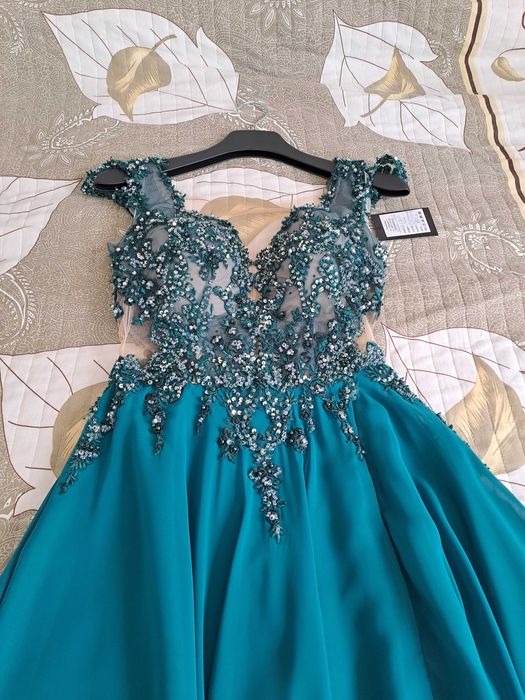 Бутикова дизайнерска рокля