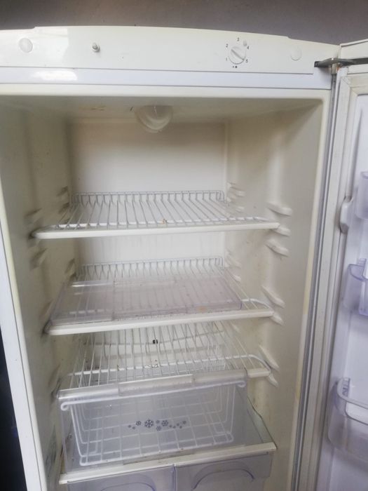 Frigider cu congeletot