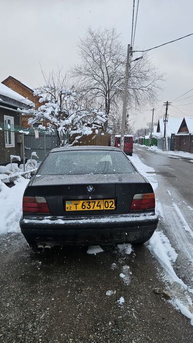 Продам БМВ 318м/т