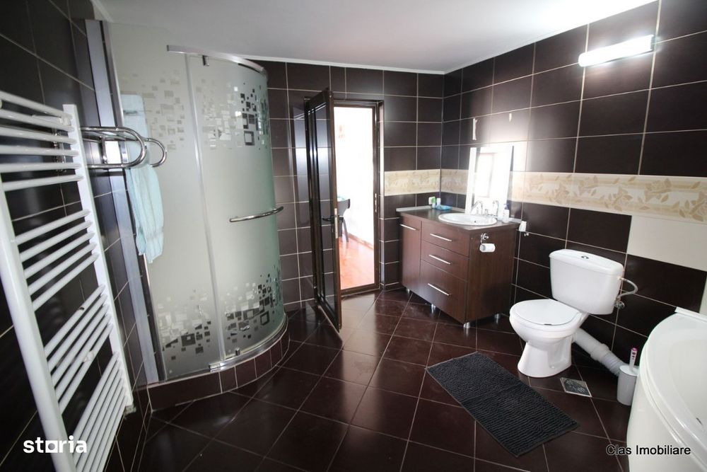 Casa de locuit, pretabila Spatiu Comercial !!