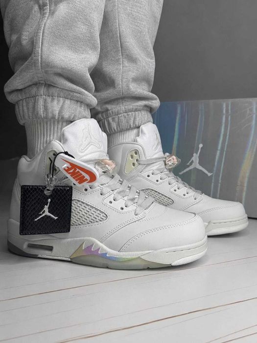 Adidasi Nike Air Jordan Retro 5 albi marimea 38 noi