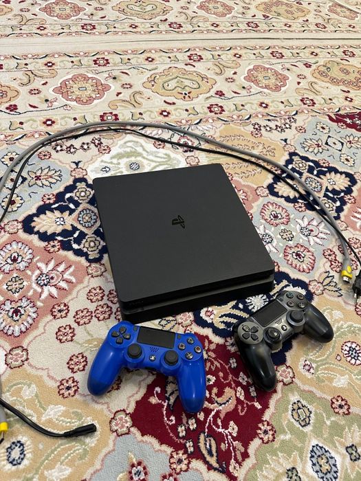 Playstation 4 slim