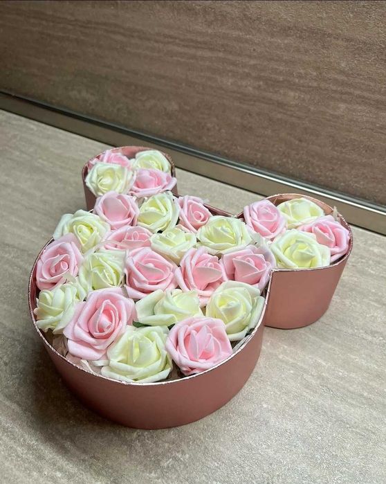 Кутия Miki с вечни рози