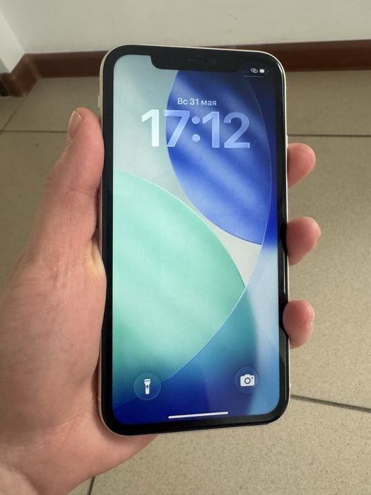 Продам 11 айфон