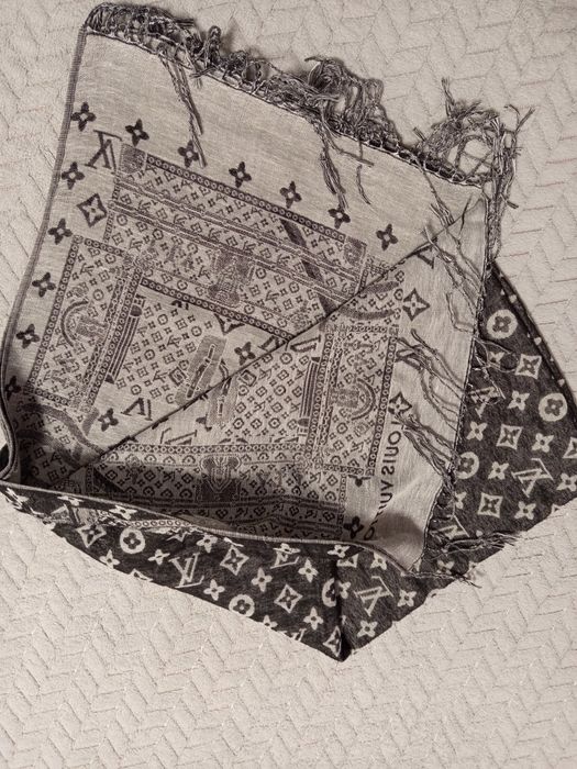 Дамски шал Louis Vuitton ново