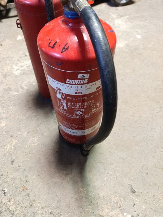 Пожарогасител -2 броя по 6 кг