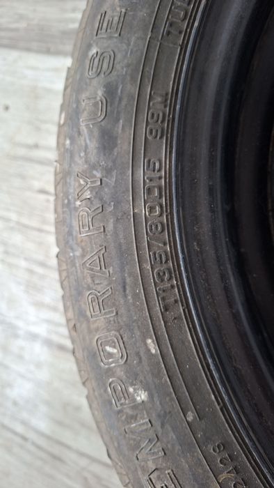 Патерици-резервна гума