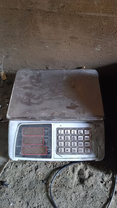 Продам бытовые весы в рабочем состояние
