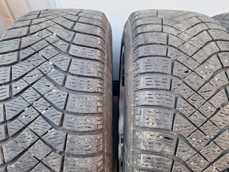 jante Audi originale  pe 17 pt  A4,A5 A6,A7 cu anvelope iarna.