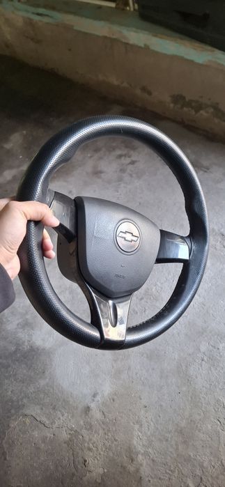 Рул от спарка 2 позиции аирбаг ест состояние отличное оригинал