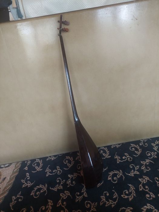 Домбыра кара агаш подкураник