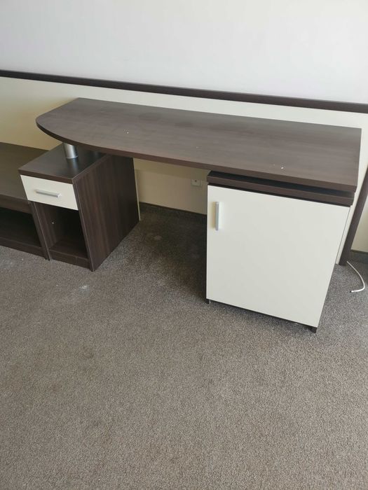 Бюро различни модели