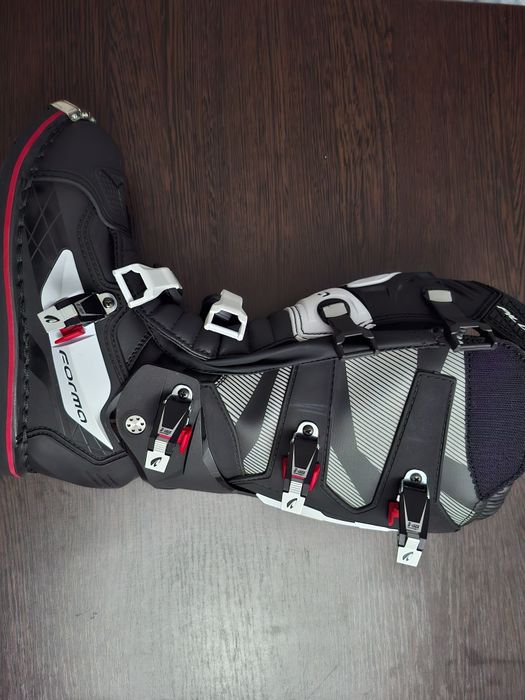 Продам мотоботы Forma Pilot FX