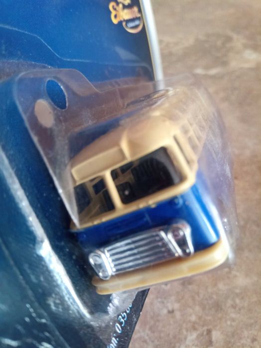 Ретро колекционерски автомобил бус Ikarus 311