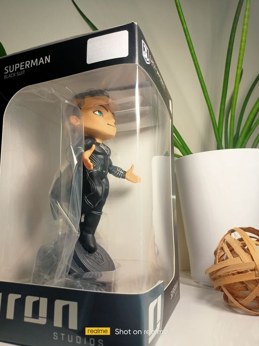 Статуетка Iron Studios DC Comics: Justice League - Superman Black Suit
