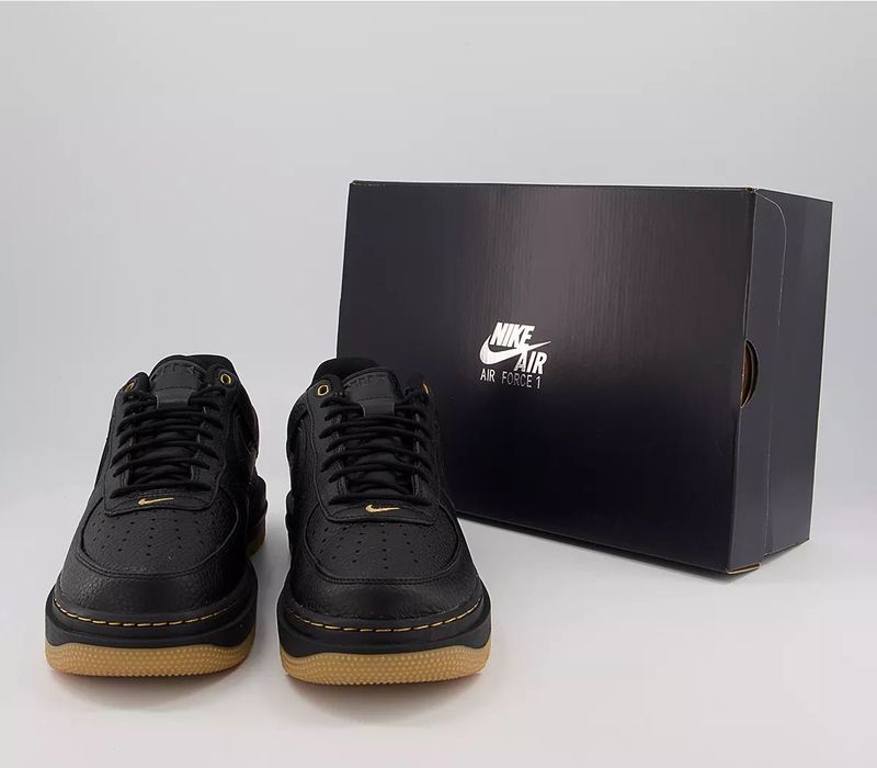 Nike Air Force 1 Luxe